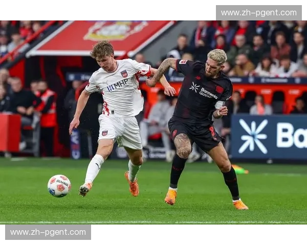 战术博弈 里昂变阵三中卫体系成功遏制对手边路传中战术 战术博弈 里昂变阵三中卫体系成功遏制对手边路传中战术